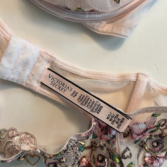 VICTORIAS SECRET Floral Heart Embroidery bra and garter - Picture 3 of 9